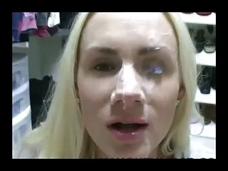 Tọc mạch bực jav moi nhat cô gái trong phòng tắm bởi camera theo dõi